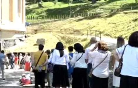 Mitropolia Moldovei şi Bucovinei solicită abrogarea restricţionării accesului pelerinilor din alte localităţi