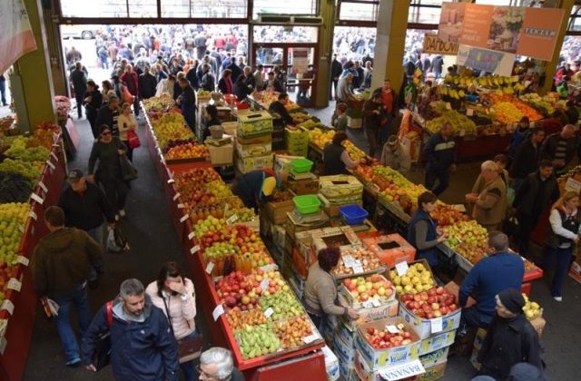 Amenzi în piețe și centre comerciale pentru cei care nu poartă corect masca de protecție