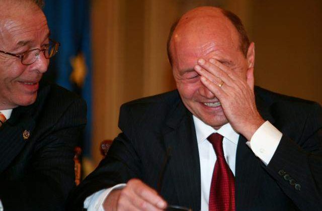 Site-ul de campanie al lui Basescu, clonat si parodiat