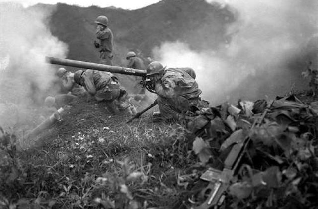 Veterani de razboi inselati de patrie