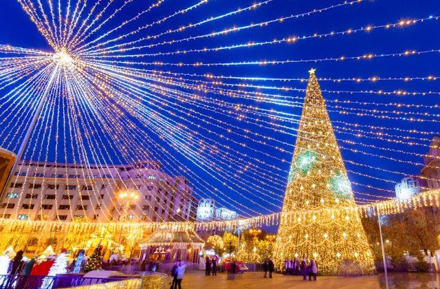 PMB despre iluminatul festiv din Capitală: „Instalaţiile folosite în acest an sunt cele de anul trecut”