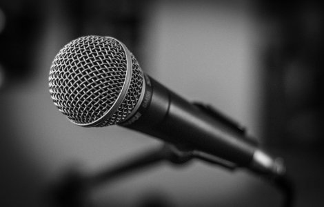 Cine este cântărețul care suferă de o tumoare cerebrală inoperabilă