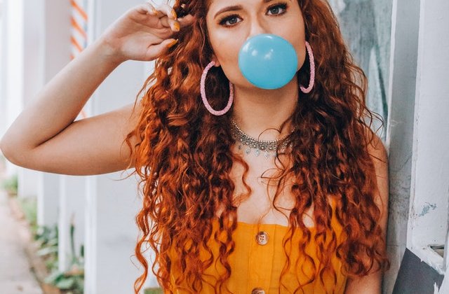 Guma de mestecat, un antiseptic pentru organismul tău. 8 efecte are consumul acesteia