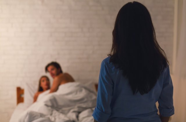 6 luni de închisoare pentru o româncă în Spania. Ce i-a făcut aceasta amantei soțului ei