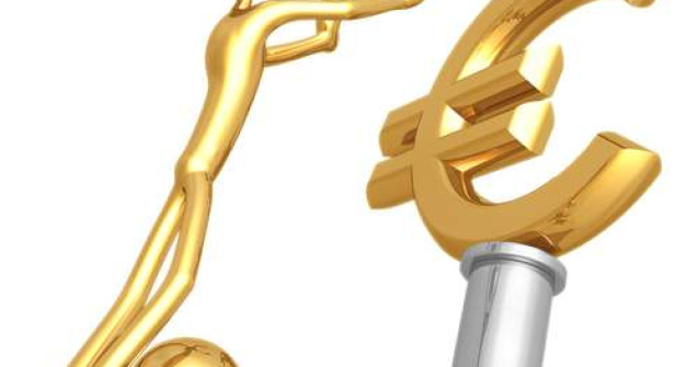Cursul de schimb EUR/RON se apropie de un nou maxim istoric