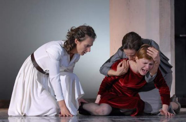 Festivalul National din Bucuresti aduce "Cel mai bun spectacol din 2009"