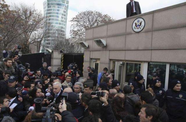 Politia turca a dejucat un atentat Al-Qaida impotriva Ambasadei SUA
