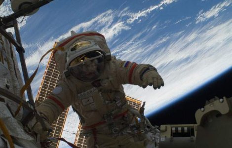 Rusia reintra in "cursa spatiala" cu 40 de miliarde de euro