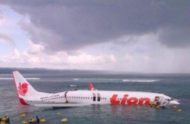 Un avion de pasageri s-a prabusit in mare, in largul insulei Bali
