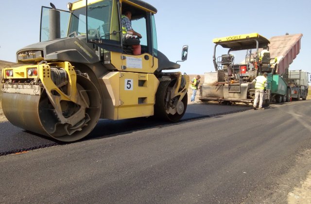 Trafic deviat pe Autostrada Soarelui din cauza unor lucrări la partea carosabilă