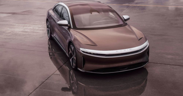 Sedanul electric Lucid Air, disponibil într-o versiune mai accesibilă