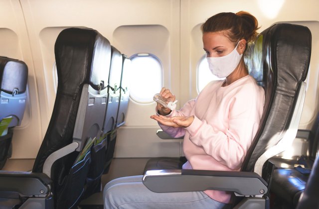 STUDIU Riscul de a contracta Covid-19 &icirc;n avion este foarte scăzut, dacă toți pasagerii poartă mască