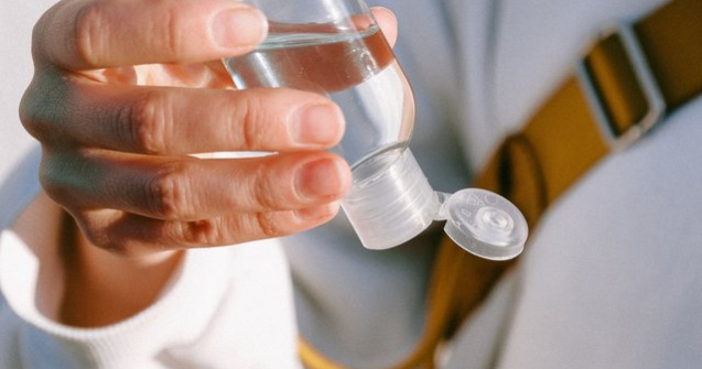  Top  5 greșeli pe care le faci atunci când folosești gelul dezinfectant