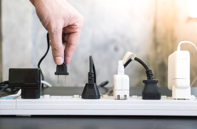 5 dispozitive care consumă curent electric chiar și atunci c&acirc;nd sunt oprite