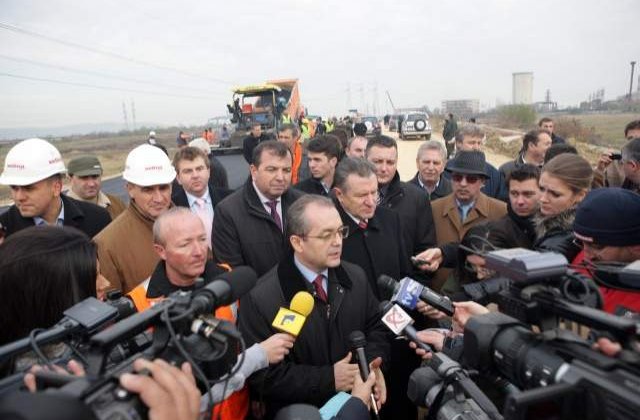 Ciuhandu: Multi activisti comunisti  se dau astazi democrati, inclusiv Emil Boc