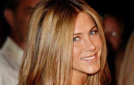 Jennifer Aniston il roaga pe Brad Pitt sa se intoarca la ea