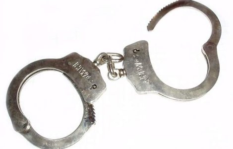 Ofiter de la Imigrari, arestat dupa ce a inselat mai multe persoane