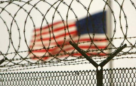 Detinutii de la Guantanamo, plasati in celule individuale in urma unei revolte