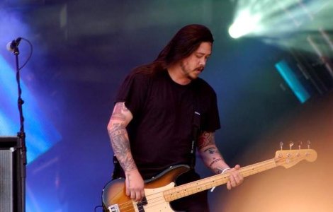 Basistul trupei Deftones, Chi Cheng, a murit la varsta de 42 de ani