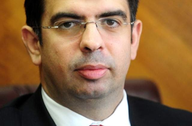 Robert Cazanciuc ar putea fi investit luni ca ministru al Justitiei
