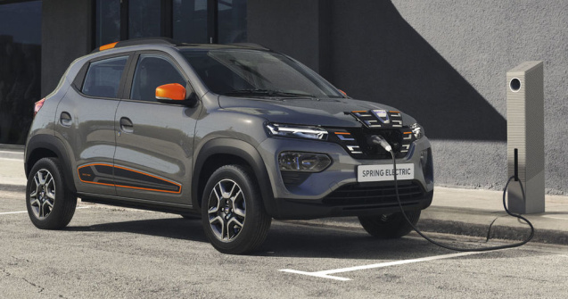 Primul preț oficial pentru Dacia Spring: aproximativ 17.800 de euro în Ungaria