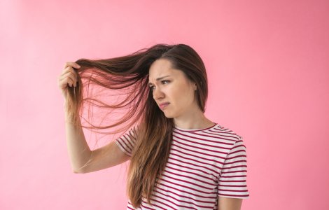  Top  Oprește excesul de sebum al părului: 5 alimente pe care trebuie să le eviți