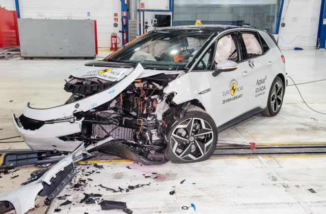 Volkswagen ID.3 a obținut 5 stele la testele Euro NCAP: „Hatchback-ul electric nu face compromisuri la siguranță”