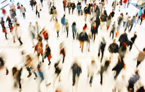 Coadă imensă la deschiderea unui nou mall în Brașov