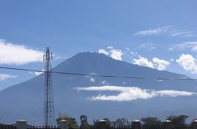 Se topesc zapezile eterne de pe Kilimandjaro