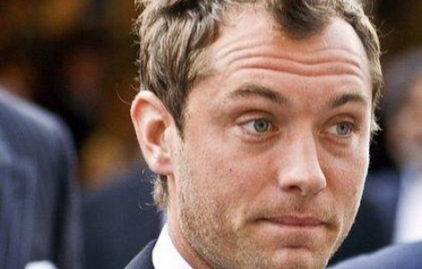 Jude Law l-a ajutat pe 'Hamlet' sa-si recupereze investitiile in doar trei luni de spectacole
