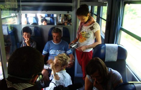 Calatoria cu trenul, transformata in spectacol