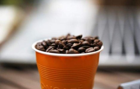 "Daca selectezi cafea cu lapte, cade o vaca din automat?"