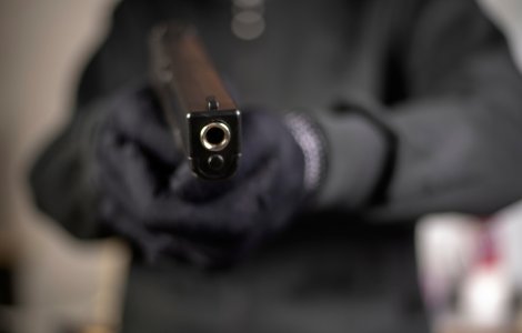 Scenă de film în Georgia! Mai mulți oameni sunt ținuți ostatici într-o bancă