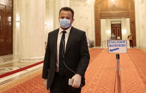 Liviu Pop a făcut un sondaj pentru a afla dacă demisionează sau nu din PSD, după ce a fost eliminat din liste