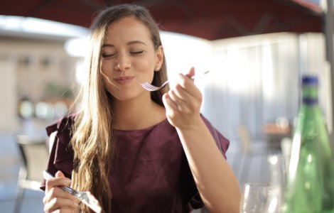  Top  Îți este foame tot timpul? Iată 5 motive pentru care îți vine să mănânci non-sto