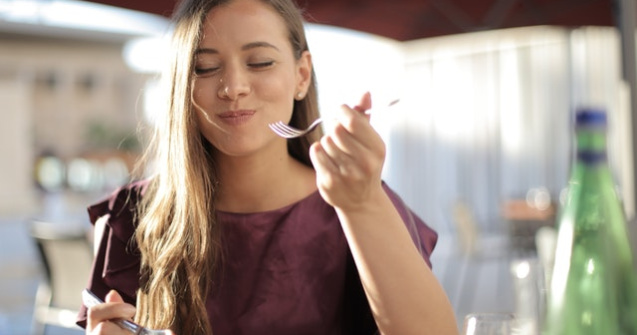  Top  Îți este foame tot timpul? Iată 5 motive pentru care îți vine să mănânci non-stop