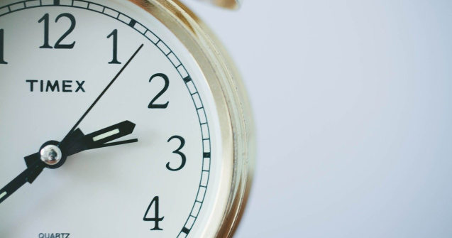 Sâmbătă noapte se dă ora înapoi! România revine la Timpul Legal Român