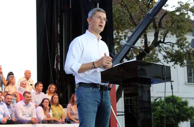 Barna, de ziua Armatei: &bdquo;Ostașii rom&acirc;ni au scris istorie plătind, uneori, cu viața&rdquo;