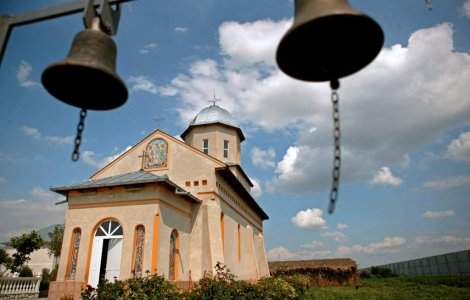 Romanii sarbatoresc Sfintii Mihail si Gavriil