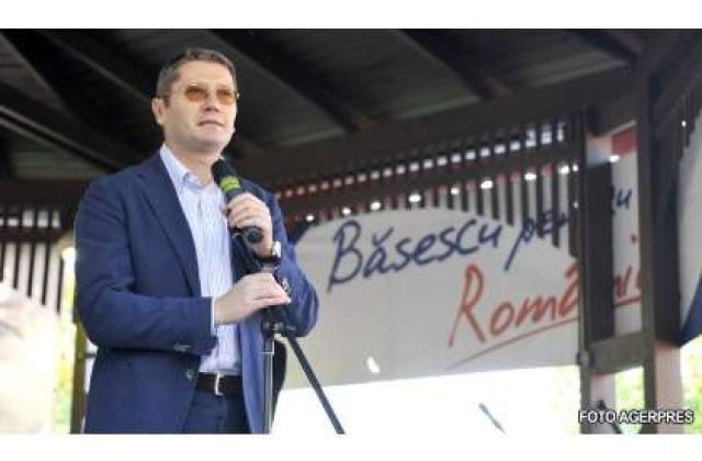 [VIDEO] Negoita si-a &#39;cantat&#39; programul de guvernare