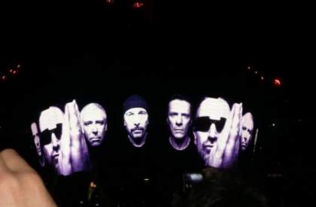 U2 relanseaza albumul "The Unforgettable Fire"