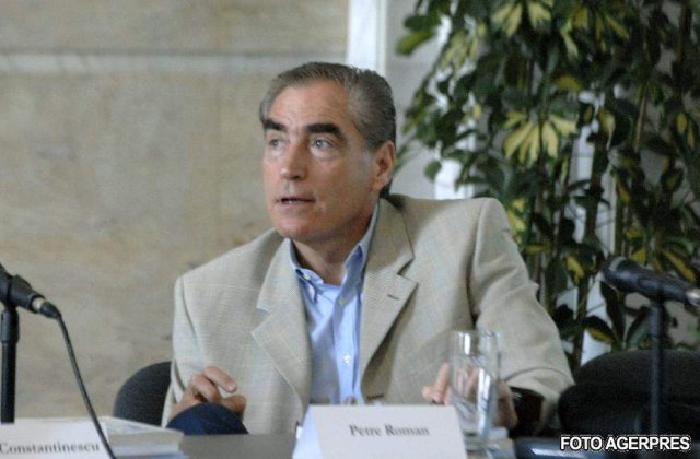 Petre Roman a devenit tatic de baiat