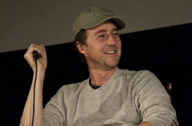 Edward Norton s-a casatorit in secret