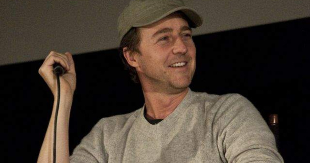 Edward Norton s-a casatorit in secret