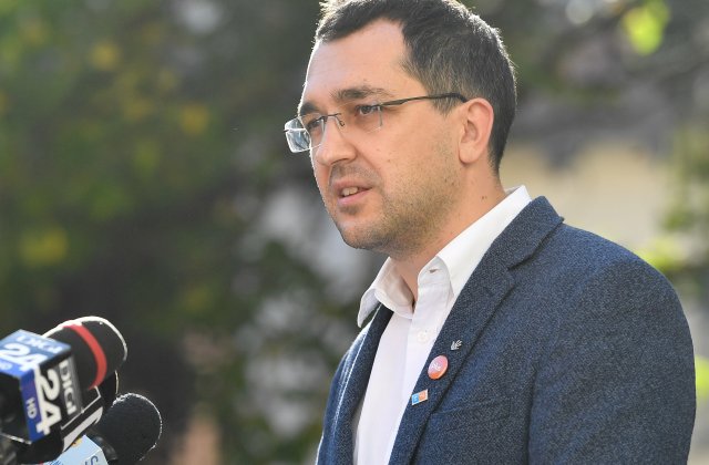 Voiculescu, după ce plata stimulentului financiar pentru adulții cu handicap a fost am&acirc;nată: &bdquo;Firea a ales să lovească &icirc;n oameni vulnerabili&rdquo;