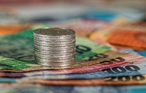 Băncile modifică condițiile de obținere a unui credit din cauza pandemiei