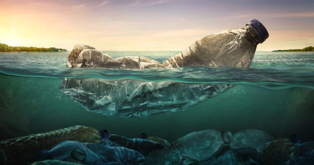 Aproximativ 230.000 de tone de plastic ajung anual în Marea Mediterană