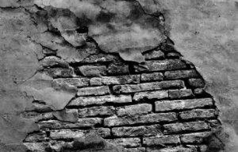 Presa franceza: Daca Zidul Berlinului a cazut, altele inca exista