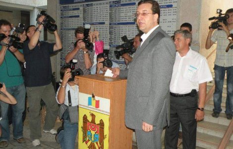 Primul tur al alegerilor prezidentiale din R. Moldova a esuat