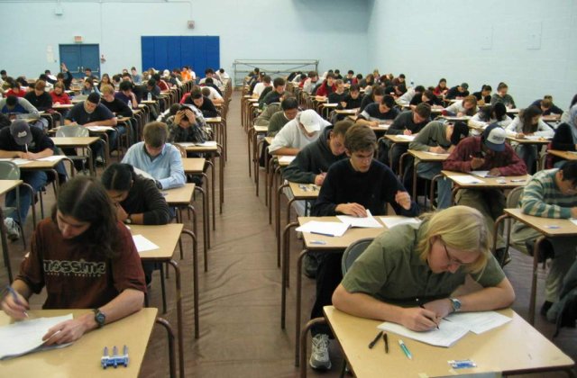 Costoiu: Incurajam universitatile sa introduca examene de admitere